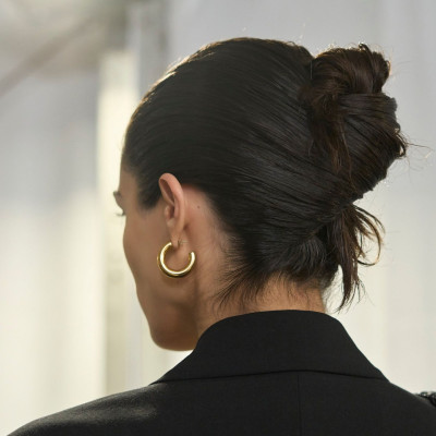 3 σπιτικές μάσκες για ξηρά μαλλιά με αβοκάντο, αυγό και λάδι καρύδας