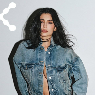 Born in LA: Το νέο κεφάλαιο του fashion brand της Kylie Jenner, Khy, με Y2K inspo