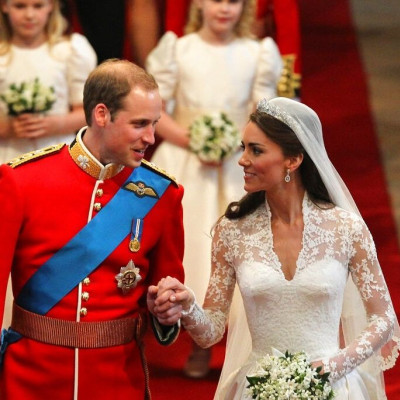 Η Kate Middleton δεν φοράει πια το δαχτυλίδι αρραβώνων της; Τι κρύβεται πίσω από την αλλαγή