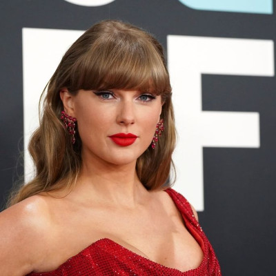 Taylor Swift: Από το «Shake It Off» στο σήμερα -Το χρονικό της μάχης της με το AI