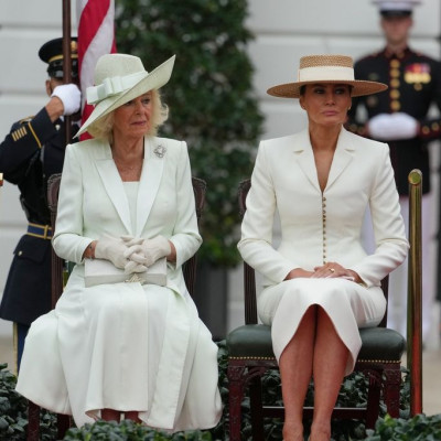 Μelania Trump και Camilla σε pastel & butter αποχρώσεις στις πρόσφατες επίσημες εμφανίσεις τους