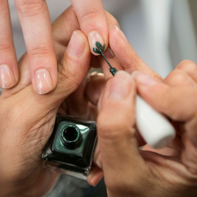 Matcha nails: Η απόλυτη τάση μανικιούρ για άνοιξη – καλοκαίρι 2026