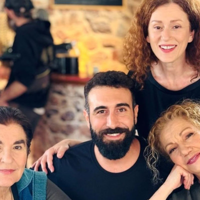 Ο παράξενος νέος έρωτας στη Γη της ελιάς ανάμεσα σε δολοφονίες και αποχωρήσεις ηθοποιών