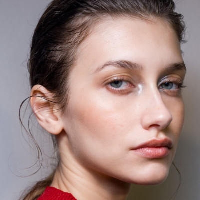 Beauty hack: Πώς θα πετύχεις τις τέλειες φακίδες μόνο με ένα μολύβι χειλιών