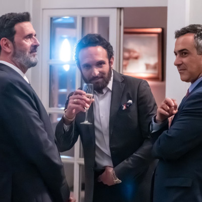 Η επιστροφή του Παπαδοκωνσταντάκη στην TV με τη Σύγκρουση και οι νέες φωτο από τα γυρίσματα