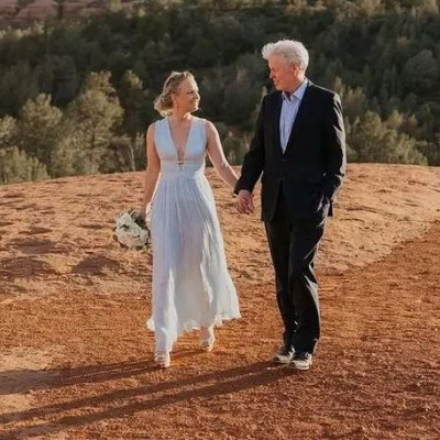 Ο Charles Spencer παντρεύτηκε τη σύντροφό του Cat Jarman σε «ιδιωτική τελετή» στην Αριζόνα 