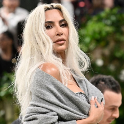 Πώς η SKIMS της Kim Kardashian μπλέχτηκε σε υπόθεση κοκαΐνης εκατομμυρίων;