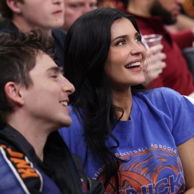 Η Νέα Υόρκη ζει το 1999 ξανά: Oι Knicks στους Τελικούς του ΝΒΑ με τον Chalamet γούρι στο πλευρό τους