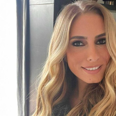 Λένα Φλυτζάνη: Ποια είναι η νέα anchorwoman του ΣΚΑΙ που δεν πιστεύει στα αξιώματα αλλά στην εξέλιξη