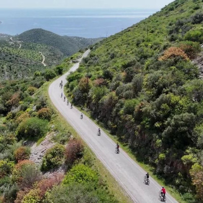 Athens by Bike: Όταν το ποδήλατο γίνεται το «εισιτήριο» για να γνωρίσεις την Ελλάδα