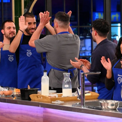 Αντιδράσεις στο MasterChef παρά τη νίκη των μπλε: Το φαβορί για τελικό απέτυχε στην πιο απλή συνταγή