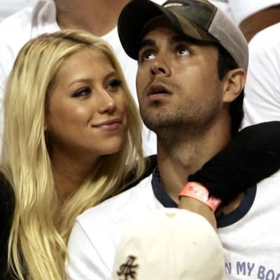Η Anna Kournikova γίνεται 45 και όχι, το βίντεο του Enrique με θαυμάστρια δεν θα της χαλάσει τη μέρα