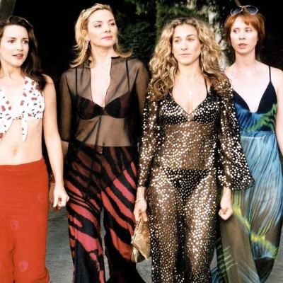 Αυτό το καλοκαίρι ανήκει στη Samantha Jones και αυτά τα 11 items το φανερώνουν (Sorry Carrie)