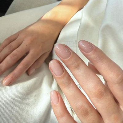 Bare nails: Old money αισθητική ή άλλη μία προβληματική τάση ομορφιάς;