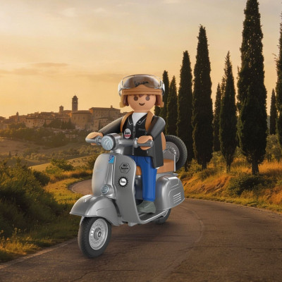 Η PLAYMOBIL γιορτάζει τα 80ά γενέθλια της VESPA