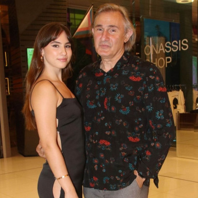 O Άκης Σακελλαρίου είναι ο πιο cool μπαμπάς και η 27χρονη κόρη του, Σμαράγδα εξήγησε τον λόγο