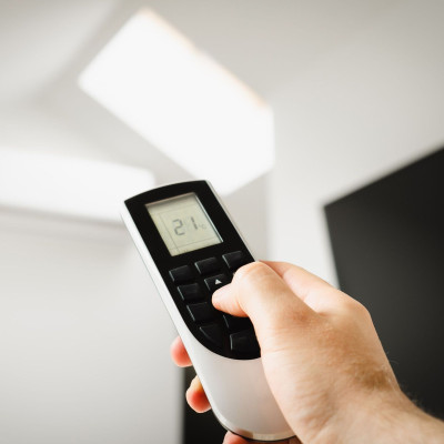 Να ανοίξουμε το air condition ή όχι; Το debate που έχει ξεκινήσει σε όλη την Ευρώπη