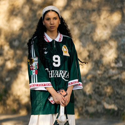 Mundial inspired looks: Πώς να φορέσεις τα football jerseys με στυλ, όπως οι fashionistas
