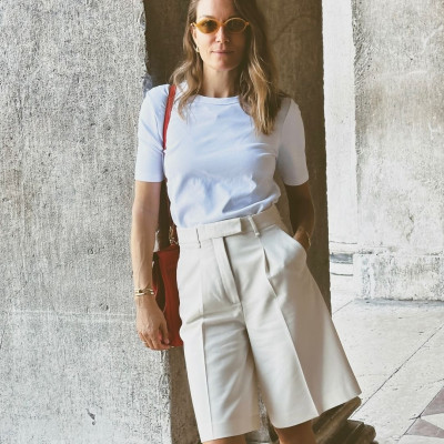 Οι βερμούδες στο γραφείο είναι το formal look με το οποίο θα επιβιώσεις στον καύσωνα