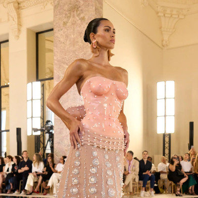 Schiaparelli «Άβυσσος»: Η πιο iconic συλλογή Haute Couture 26/27, που θέλουμε να κοιτάμε για ώρες