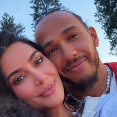 Το 1ο οικογενειακό στιγμιότυπο της Kim Kardashian με τον Lewis Hamilton επιβεβαίωσε τον έρωτά τους