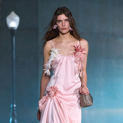 Ξέχνα τα neutrals γιατί το καλοκαίρι θέλει χρώμα: Tiffany blue ή ballerina pink για να διαλέξεις