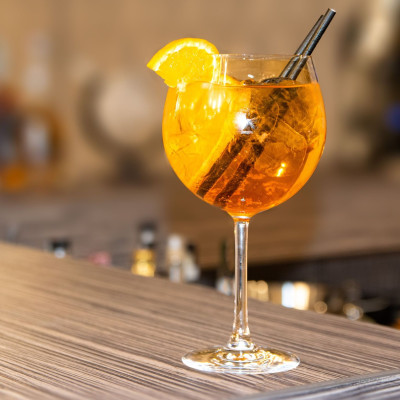 Πού θα πιεις το πιο καλοφτιαγμένο spritz στην Αθήνα αυτό το καλοκαίρι