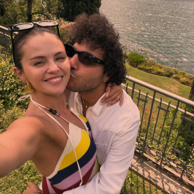 Από τη «Dolce Vita» στις ελληνικές ακτές: Η Selena Gomez, ο Justin Bieber και οι παράλληλες διακοπές