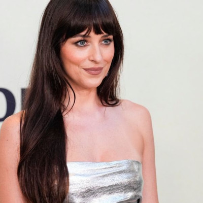 Η αγνώριστη Dakota Johnson ως Marilyn Monroe και όσα ξέρουμε για την ταινία «Flesh Impact»
