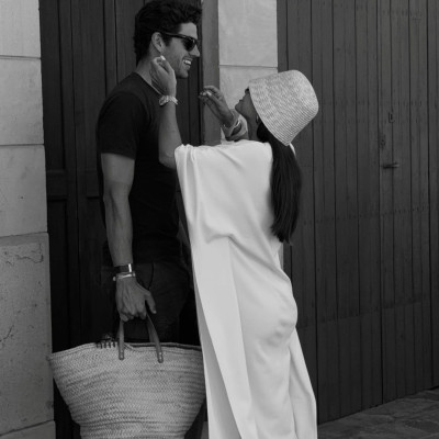 Match made in scent: Η νέα τάση των διακοπών λέει να φοράς το ίδιο άρωμα με το σύντροφό σου