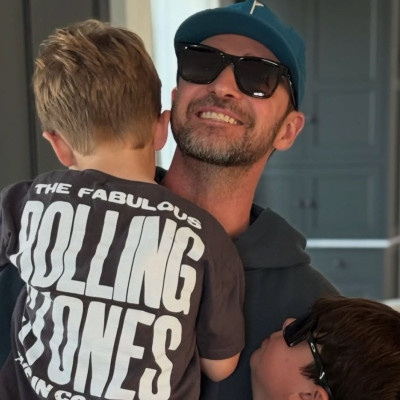 Summer Recap: Ο Justin Timberlake μάς δείχνει πώς περνάει στις διακοπές με τους γιους του