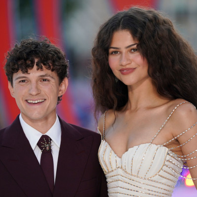 Όχι μόνο η Zendaya και ο Tom Holland: 5 ακόμα διάσημα ζευγάρια που ερωτεύθηκαν μπροστά στις κάμερες
