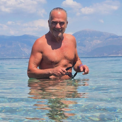 «Μεγαλώνεις όμορφα» είπαν στον Παύλο Ευαγγελόπουλο για ένα καλοκαιρινό του κλικ που θυμίζει Ρετιρέ