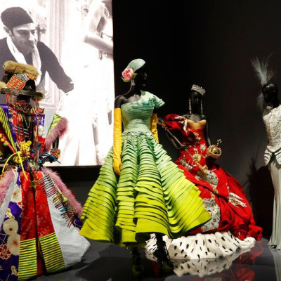 MET Gala 2027: Ακυρώνεται η πολυαναμενόμενη έκθεση «John Galliano: Horizons» μετά τις αντιδράσεις