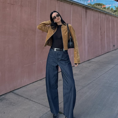 Οδηγός αγοράς: Τα barrel leg jeans γίνονται το hero-piece και το φθινόπωρο