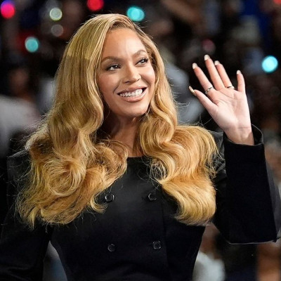 Beyoncé: Έγινε 44 και γιορτάζει με Selena και Maluma- Η μεγάλη έκπληξη για τα 20 χρόνια του «B’Day»