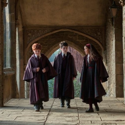 Ο Harry Potter επιστρέφει στην TV και μια νέα γενιά παιδιών ετοιμάζεται να γνωρίσει τη μαγεία του