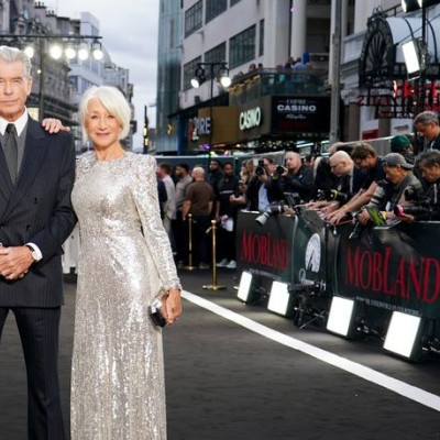Helen Mirren και Tom Hardy αγκαλιά μετά τις φήμες για κόντρα στο «MobLand»