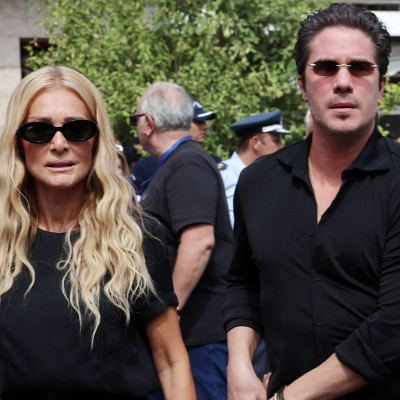 Οι δύο συγκλονιστικοί επικήδειοι για τον Γιώργο Μαζωνάκη: «Έδωσε αγάπη χωρίς αντάλλαγμα»