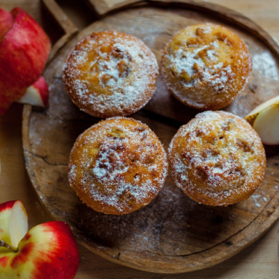 Νόστιμα  και αφράτα muffins μήλου χωρίς αυγά - Το απόλυτο υγιεινό κολατσιό για το σχολείο