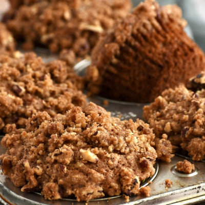 Αν αγαπάς τα Gilmore Girls, αυτή η συνταγή για banana coffee muffins της Lauren Graham είναι εμμονή