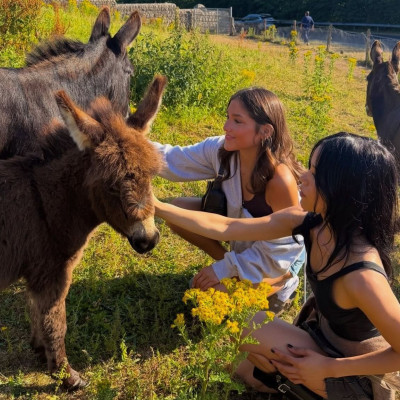 Η Jenna Ortega γίνεται 24 και η αδελφή της έχει κάτι να πει σε όσους σχολιάζουν την εμφάνισή της
