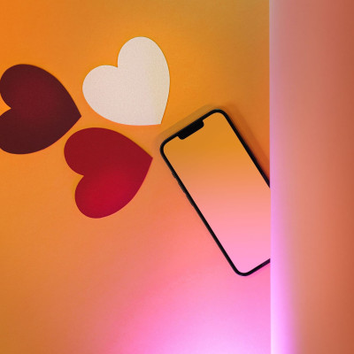 Κουράστηκες από τα dating apps; 6 μικρά μυστικά για να ξαναβρείς το ενδιαφέρον σου