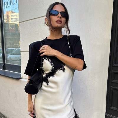 Lace trend: Η δαντέλα είναι ξανά το απόλυτο fashion statement, από το φθινόπωρο μέχρι το καλοκαίρι