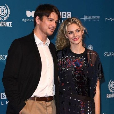 Ο Josh Hartnett άφησε τη λάμψη του Hollywood για μια ήσυχη ζωή με τα 4 παιδιά του στην αγγλική εξοχή