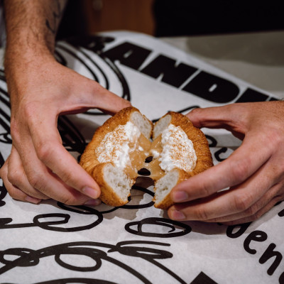 Σε ποιο ολοκαίνουριο bakery θα δοκιμάσεις κρουασάν με γέμιση ρυζόγαλο και διάσημη υπογραφή;