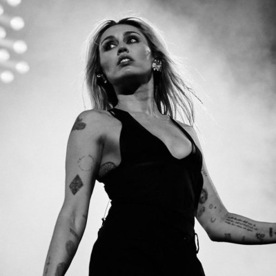 Η Miley απάντησε όπως έπρεπε σε όσους σχολίασαν αρνητικά την πρώτη συναυλία της στο Hollywood Bowl