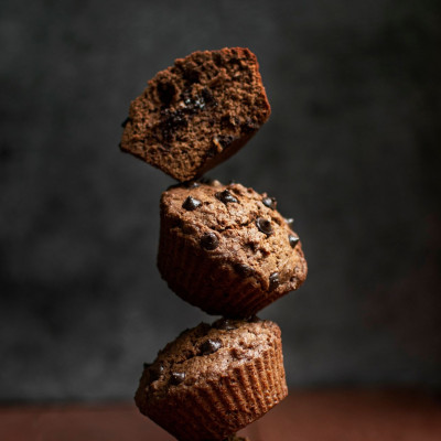 Spooky & Delicious: Αφράτα muffins κολοκύθας με σοκολάτα για το Halloween