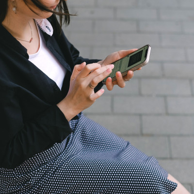 Dry Texting: «Απλώς δεν σε γουστάρει» και άλλοι 4 λόγοι που κάποιος στέλνει μονολεκτικά μηνύματα