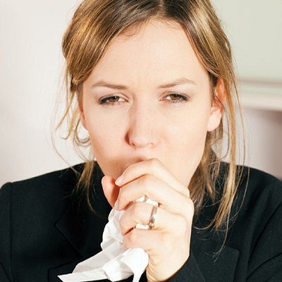 Οι 3 τροφές που θα σας κόψουν (κυριολεκτικά) τον βήχα!